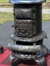 Round Oak wood burning stove in Alamogordo, New Mexico