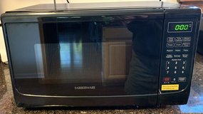 Farberware 700W black Countertop Microwave in Westmont, Illinois