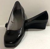 New! 8.5M Life Stride Simply Comfort blk Wedge heel Pumps / Shoes in Bartlett, Illinois