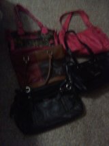 purses with pockets in Bartlett, Illinois