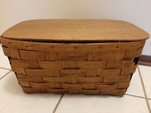 Vintage picnic basket in Lockport, Illinois