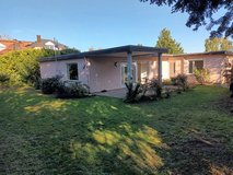 BUNGALOW - BEST LOCATION WIESBADEN-SONNENBERG - GREAT VIEWS, GARDEN, NATURE in Wiesbaden, GE