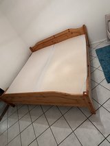 Wood king size bed in very good condition smoke and pet free I can delivery and set up the bed in Ramstein, Germany