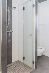 TLA/TDY bright 2BR 1BA w/ AC, balcony & BBQ grill, 2min to LRMC [ref: B81C] in Ramstein, Germany