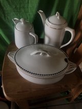 coffeepot / teapot & soup tureen in Bartlett, Illinois