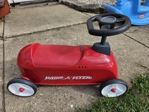 Radio Flyer Ride On in Oswego, Illinois