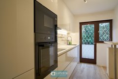 Spacious 3-room (2 bedroom) apartment with balcony in Stuttgart, GE