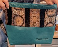 beautiful purse with lining and a zipper in Alamogordo, New Mexico