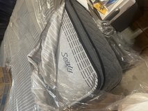 Queen mattresses/ box spring Pillow top Sealy in Bolingbrook, Illinois