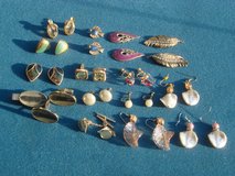 15 BAIRS OF JEWERLY ITEMS in Yorkville, Illinois