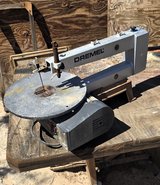 dremel 2 speed scroll saw in 29 Palms, California
