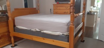 Bed; High Rice queen size in Warner Robins, Georgia