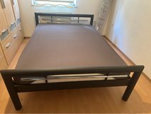 Queen size bed in very good condition smoke and pet free I can delivery and set up in Ramstein, Germany