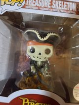 Ultra rare.....one of a kind "oops" treasure skeleton pop 783 Disney Pirates in Bolingbrook, Illinois