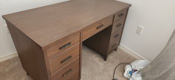 8 Drawer Desk in Eglin AFB, Florida