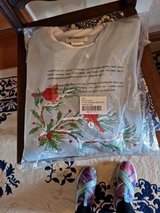 Christmas cardinal sweatshirt new in Ramstein, Germany