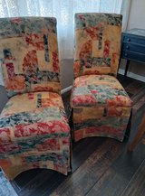 beautiful pair of chairs excellent condition, wonderful colors comfortable in Alamogordo, New Mexico