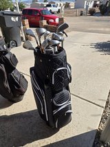 Almost new womens golf clubs and beautiful bag in Alamogordo, New Mexico