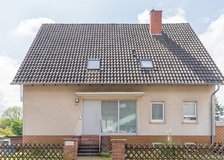 TLA/TDY freestand. 4BR 3.5BA house w/ walk-in closet & yard, 5min to RAB [ref: N17] in Ramstein, Germany