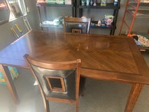 Table set in Warner Robins, Georgia