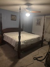 Henkel Harris rice carved king bed with mattress and box spring in Warner Robins, Georgia