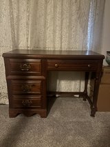 Broyhill desk in Warner Robins, Georgia