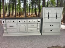 Huge Paul Bunyan Dresser & Chest 2pc Bedroom Set Solid Wood New in Houston, Texas