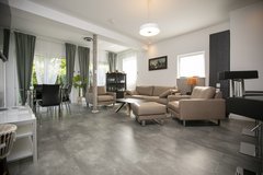 TLA/TDY modern 2BR 2BA in K-town w/ fitness & hot tub [ref: GH104] in Ramstein, Germany