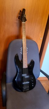 2001 Epiphone bass guitar in Chicago, Illinois