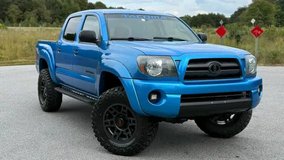 ?? Leveled 2006 Toyota Tacoma SR5 4x4 – 17” Wheels & NEW 33x12.50 M/T’s! ?? in Plainfield, Illinois
