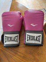 Everlasting pro style 2 boxing gloves ( pink color) in Ramstein, Germany
