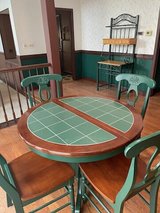 Round Tile topped table and 4 chairs in Bolingbrook, Illinois