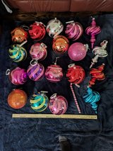 20 Oversized metal ornaments in Bolingbrook, Illinois