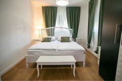 TLA/TDY modern 2BR 2BA w/ fitness & hot tub [ref: GH104] in Ramstein, Germany