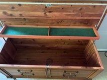Vintage Lane Cedar Hope Chest – 1950s/60s – Great Condition in Naperville, Illinois