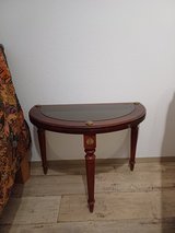 Table mahogani side table in Ramstein, Germany