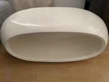 Stylish Oval Coffee / Side Table – High-Gloss White in Ramstein, Germany