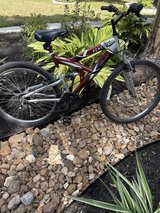 Full suspension adult mountain bike in Spring, Texas