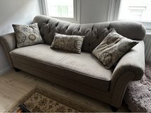 vintage inspired scalloped couch in Stuttgart, GE