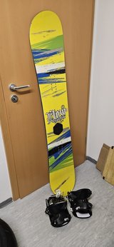 Flow Snowboard with bindings in Stuttgart, GE