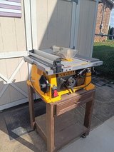 DeWalt DW 744 table saw in Fort Campbell, Kentucky