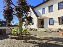 THE PERFECT HOUSE FOR A COUPLE! Compact house with fitted kitchen and spacious courtyard in Wiesbaden, GE