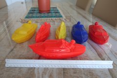 Set of 6 Vintage 1960's Plastic Blow Mold Bath Tub Boats "Matey" in Schaumburg, Illinois