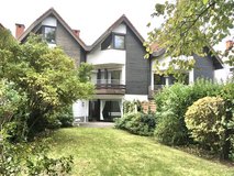 Wiesbaden Aukam 4br townhouse, fitted kitchen, patio, parking 9min to Clay in Wiesbaden, GE