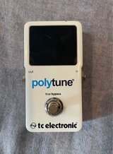 Guitar Tuners in Okinawa, Japan