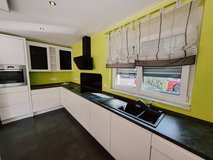 Waldmohr: free-standing house, 4 bedrooms, sauna, wood burning fire place & double car garage in Ramstein, Germany