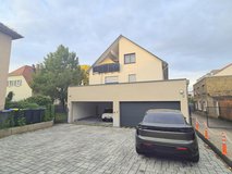 VIDEO: 9 MINUTES TO CLAY - DOG ALLOWED! 7-room maisonette apartment with kitchen, garden, parkin... in Wiesbaden, GE