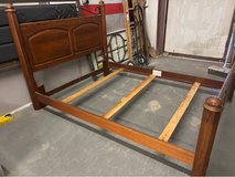 Solid oak queen size bed frame in Alamogordo, New Mexico