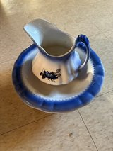 wash basin with pitcher in Alamogordo, New Mexico