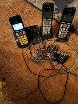 Panasonic 3 phones with bases and answering machine in Alamogordo, New Mexico
